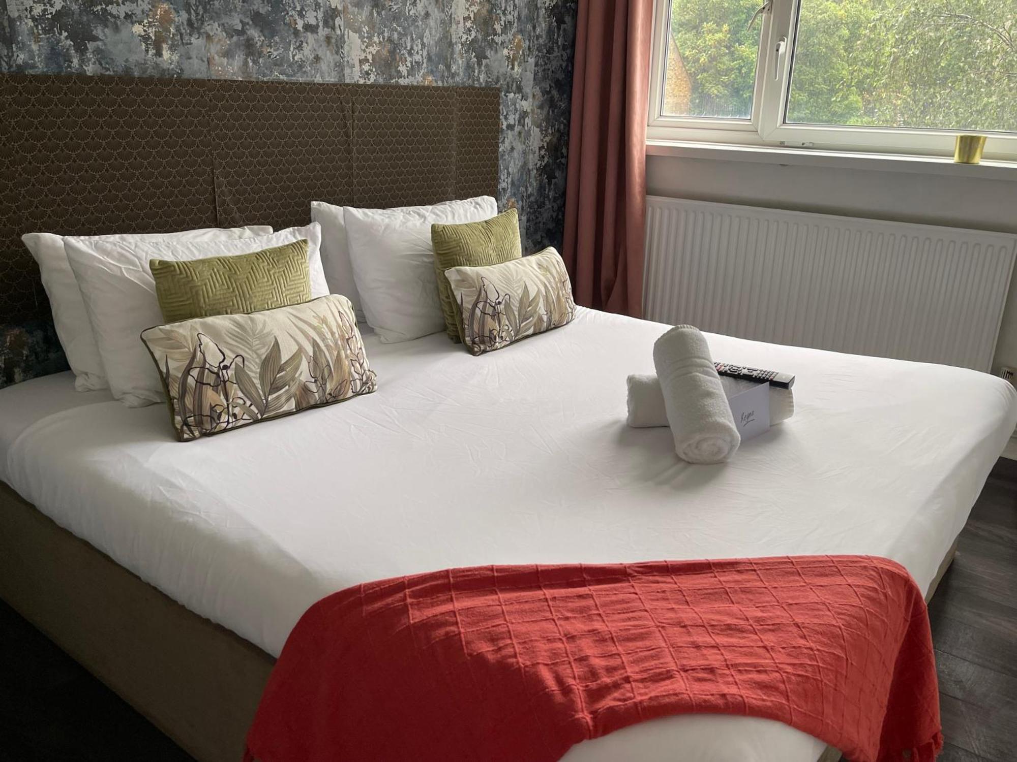Апартаменты R1 Superking Sized Bed & 65" Tv On The Wall In Clapham Лондон Экстерьер фото